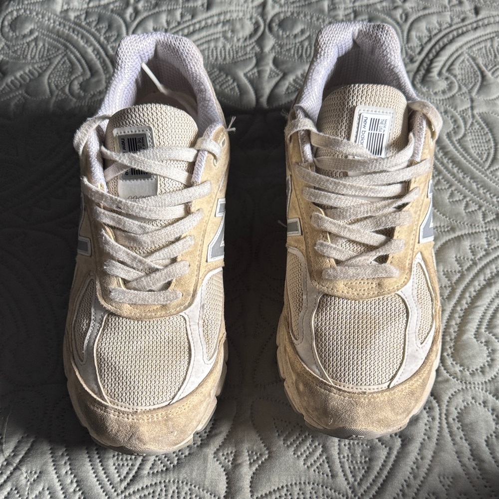 New Balance Off-White and Tan Running Shoes - Picture 2 of 6